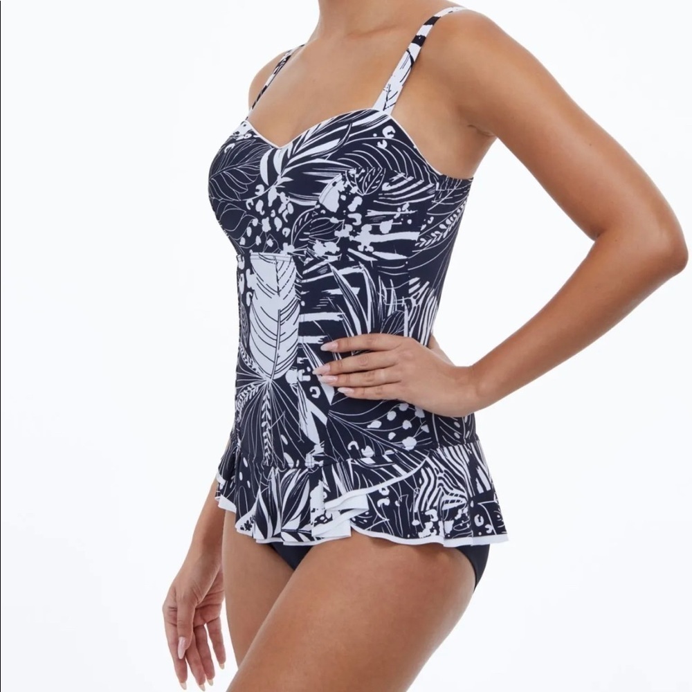 Profile by Gottex Womens Swimwear Black Size 6 D Underwire Swimdress slimming - Picture 3 of 3
